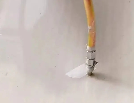 临城瓷砖空鼓维修公司专业解答在瓷砖铺贴过程中，如果使用的砂料过粗（如全部使用了粗砂），可能会导致以下问题