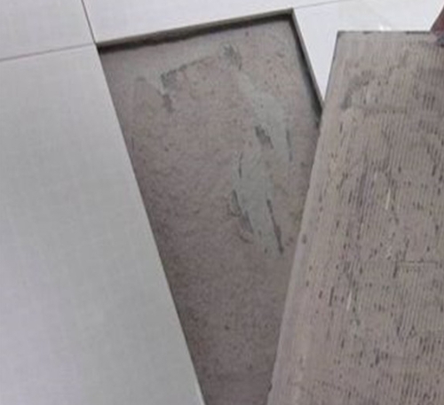 临城瓷砖空鼓维修公司分享瓷砖铺贴时如果打浆（即涂抹在瓷砖背面和基层上的砂浆或瓷砖胶）过少，会带来以下问题